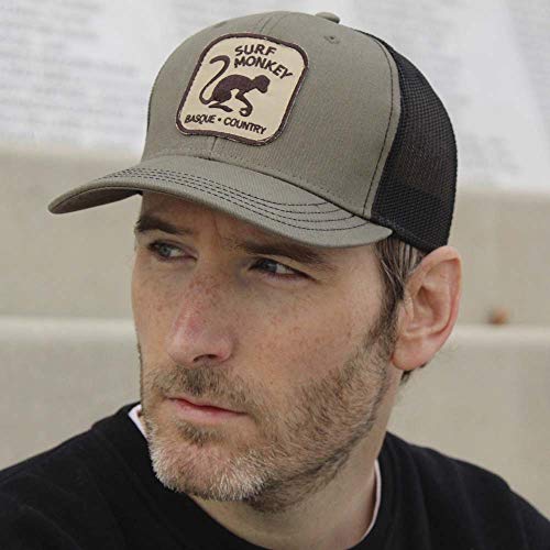 41JSAKJxPuL.jpg Surf Monkey Gorra Tipo Trucker - Visera Curvada - Gorra Ajustable Snapback - Parche Bordado Surf Monkey - Diseño de 5 Paneles 24 48h - Surfing The Basque Country Oliva Negro
